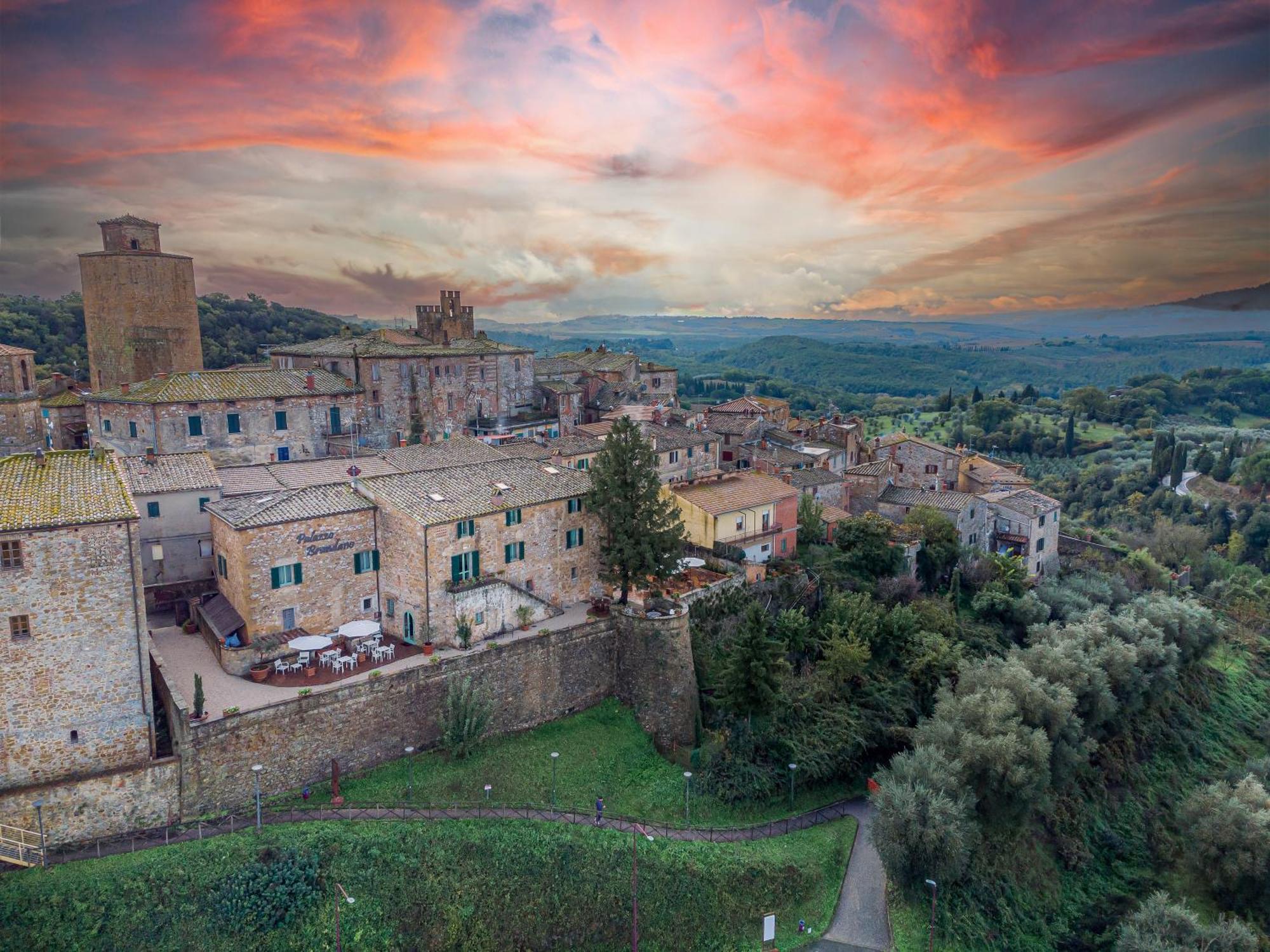 Palazzo Brandano Hotel Petroio Екстериор снимка