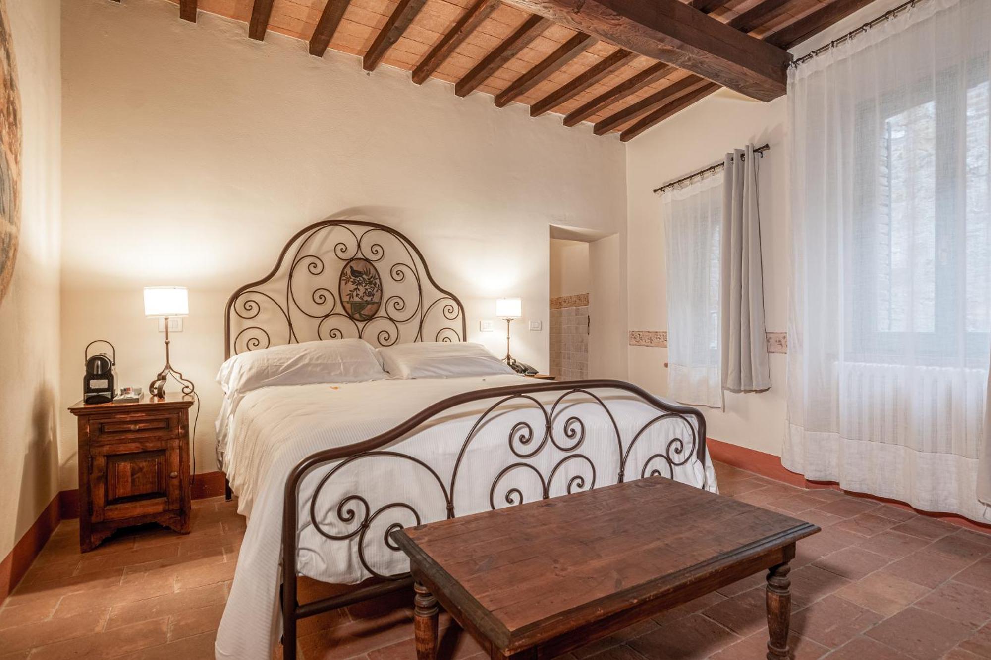 Palazzo Brandano Hotel Petroio Екстериор снимка