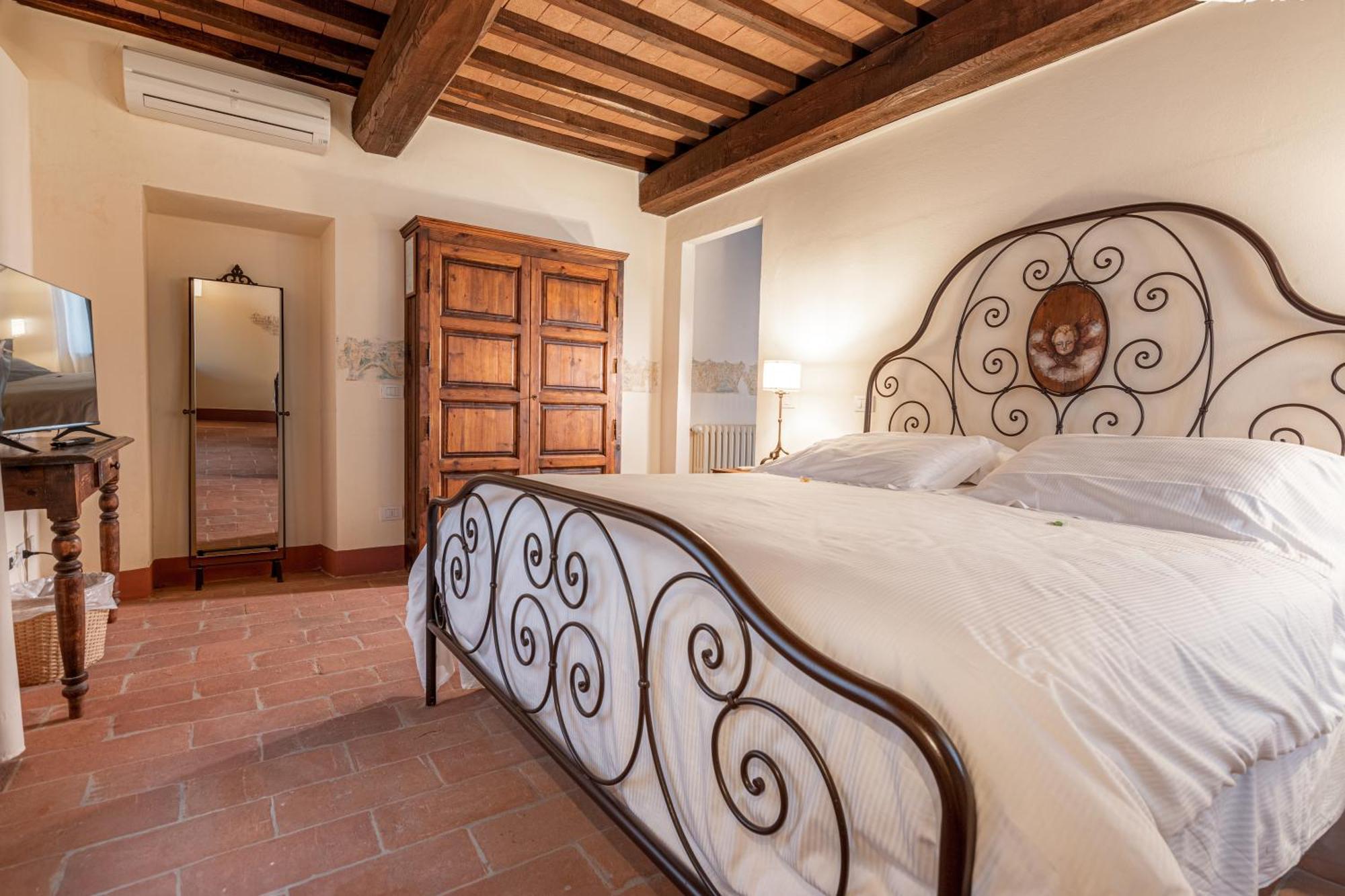 Palazzo Brandano Hotel Petroio Екстериор снимка
