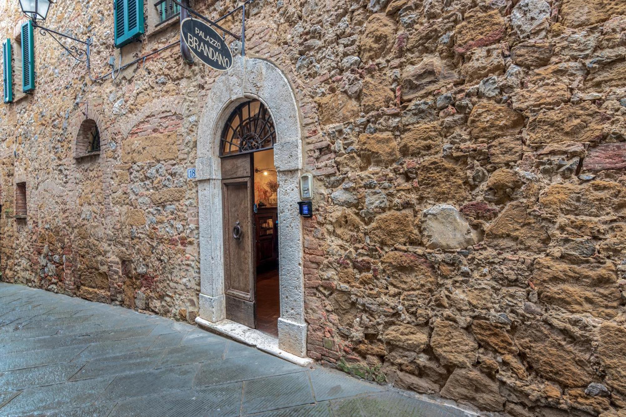 Palazzo Brandano Hotel Petroio Екстериор снимка