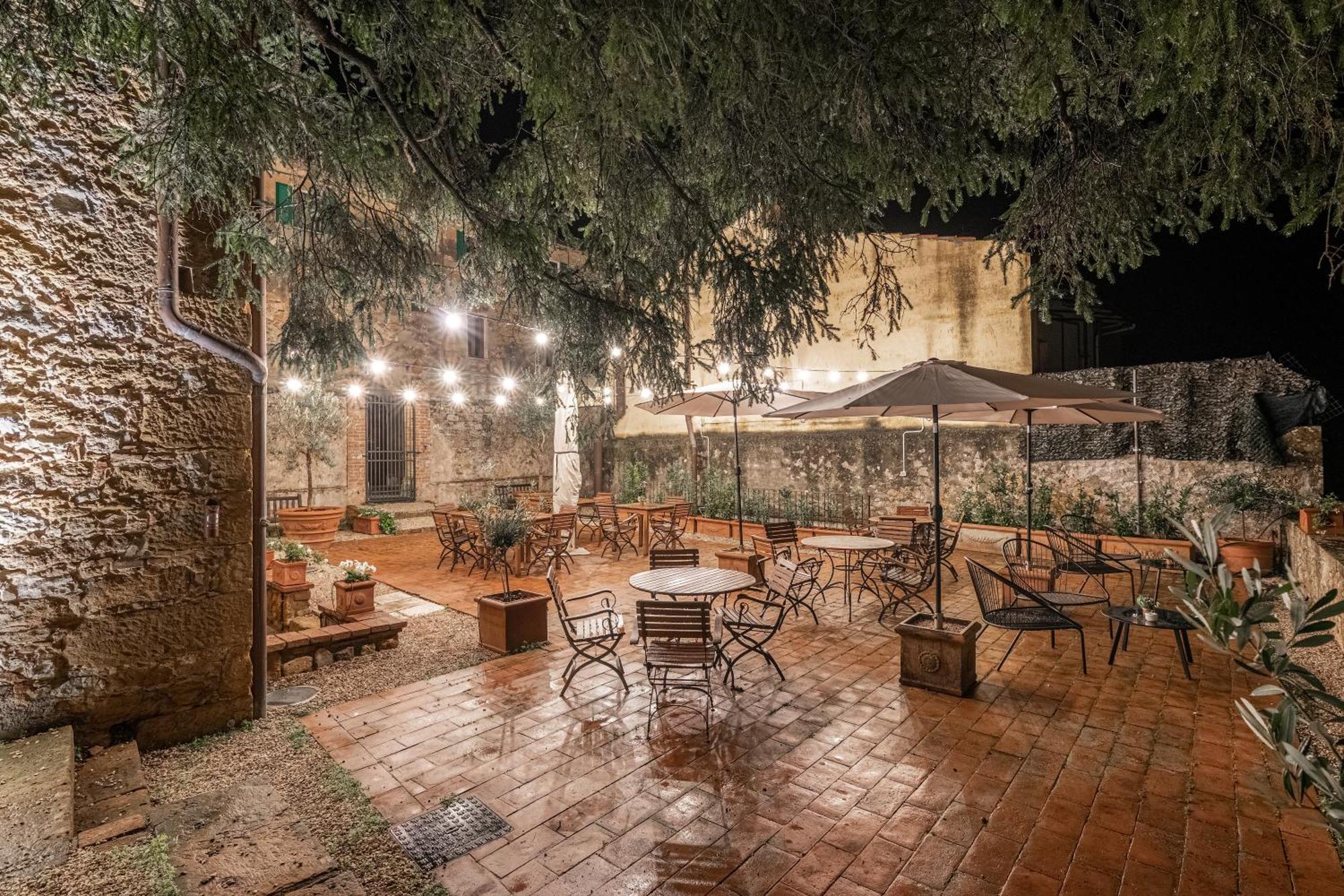 Palazzo Brandano Hotel Petroio Екстериор снимка